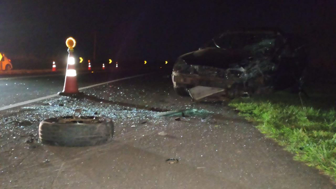 Foto 4 de 8 — FOTOS: Motoristas ficam feridos após acidente na Rodovia Deputado Aldo Lupo